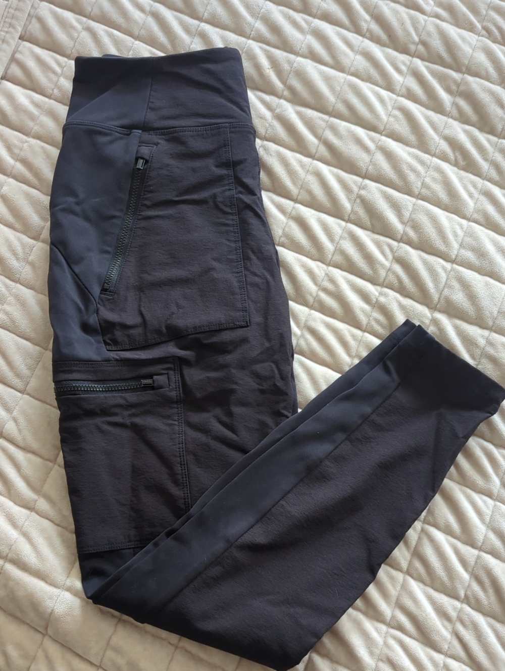 Athleta Headlands Cargo Leggings